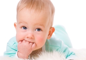 Τα πρώτα δοντάκια του μωρού: συμπτώματα και φροντίδα