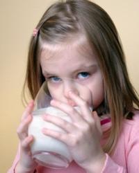 Νήπια. Πόσο γάλα πρέπει να πίνουν;