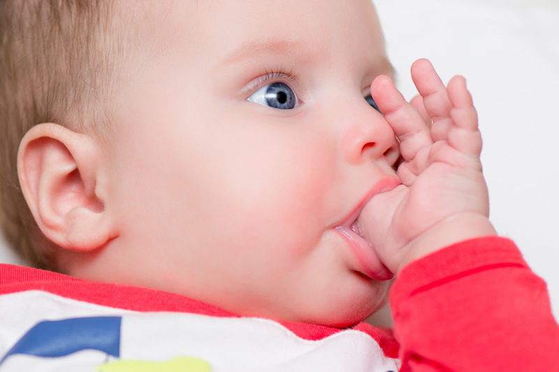 Θηλασμός δακτύλου ή πιπίλισμα δακτύλου στα παιδιά (thumb sucking)